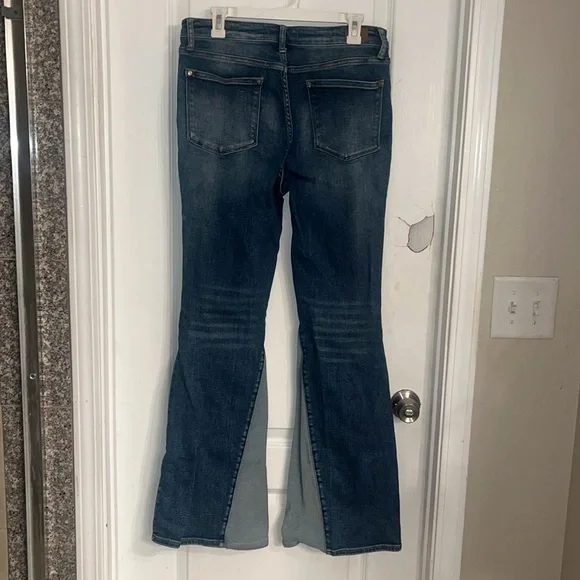 Judy Blue Two-Tone Flare fit Jeans - Picture 7 of 14